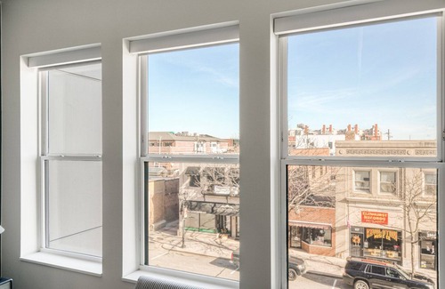 Elmhurst Apartment | Ideal Elmhurst 1BR w/Lounge, Pool & Gym nr Metra, by Blueground