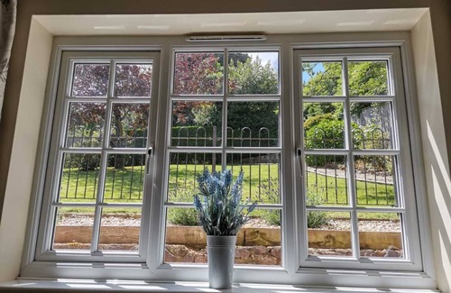 Porlock Cottage | IDEAL EXMOOR LOCATION HOMELY 4 BED HOUSE, GARDEN, SEA VIEWS FAMILY/DOG FRIENDLY!