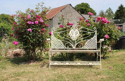 Croutoy Cottage | Ideal family and business cottage