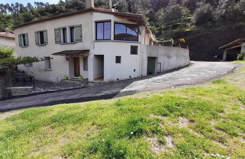 Saumane Apartment | Ideal for a family of 5.