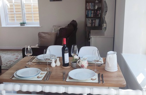 Upper Dicker Cottage | Ideal for couples or families, a country retreat close to the coast & Lewes