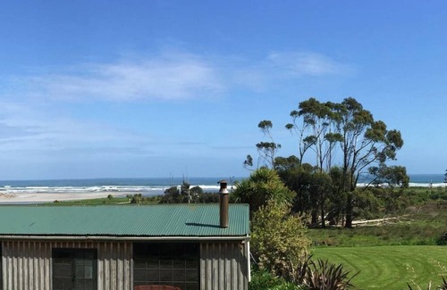 Mokihinui House | Ideal for families and larger groups, sleeping up to 27. Pet-friendly
