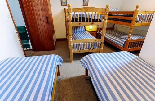 Cauldon Low Cottage | Ideal for families or friends alike with easy access to many attractions which make for fun days out