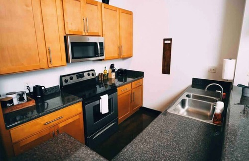Arcadia Apartment | Ideal for long stays w/2 king beds, gym & pool