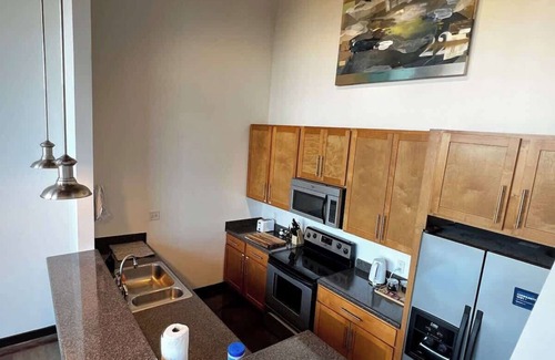 Arcadia Apartment | Ideal for long stays w/2 king beds, gym & pool