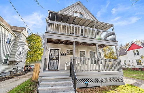 University Circle Apartment | Ideal for Nurses/Students/Patients; Cleve Clinic, Univ Hospital, VA, Case, CIM
