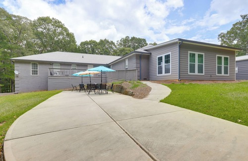Inman House | Ideal for Reunions & Retreats: Brooks Getaway!