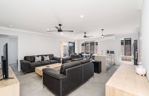 Eli Waters House | Ideal for Tradies and Nurses