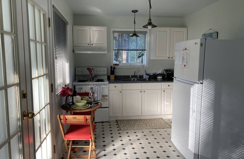 Salt Spring Island Cottage | Ideal for two - can sleep up to 3 guests