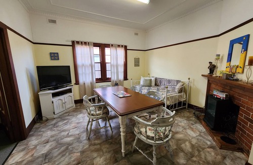 Portland House | Ideal group getaway in central location