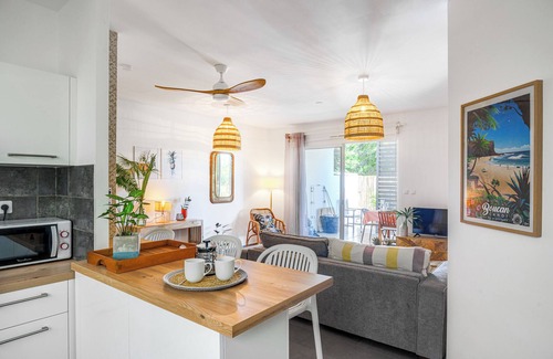 La Saline Les Bains Apartment | Ideal House for families