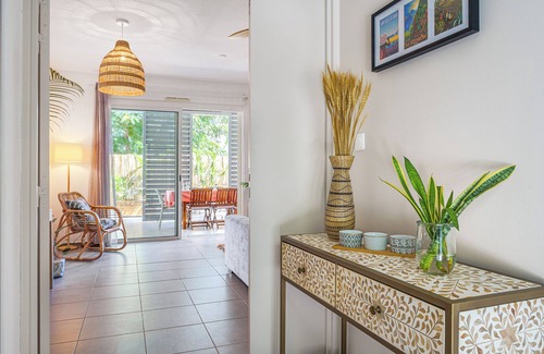 La Saline Les Bains Apartment | Ideal House for families