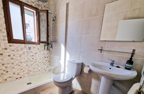 Ventanicas-El Cantal Ski Chalet | Ideal house for families with lots of outdoor space and close to the beach