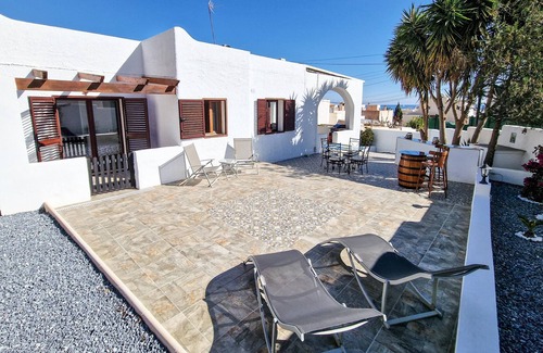 Ventanicas-El Cantal Ski Chalet | Ideal house for families with lots of outdoor space and close to the beach