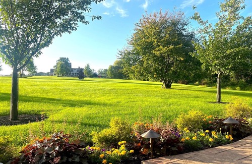 Bantam House | IDEAL LOCATION: Quiet 1-bedroom apartment, pool, garden, BBQ, lake view, hiking