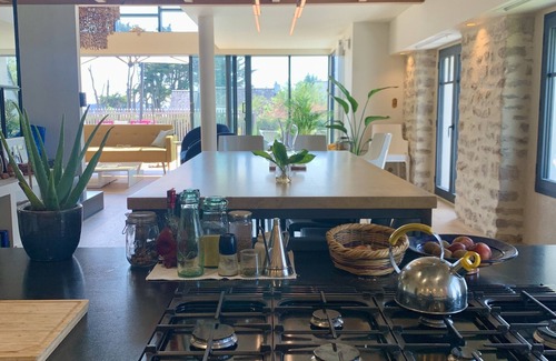 Larmor-Baden House | Ideal location, calm, comfort and access to Nivarh beach and private pool