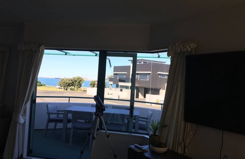 Westshore House | Ideal location for Art Deco Week and Mission Concert Week