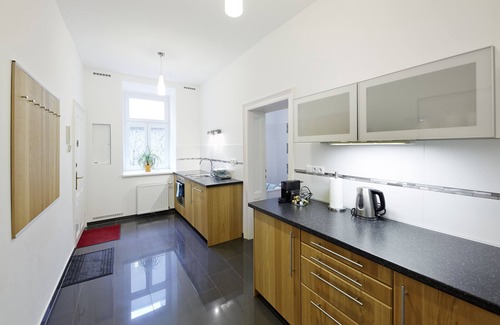 Rudolfsheim-Funfhaus Apartment | Ideal location for sightseeing, shopping, music, culture! Free Wi-Fi!