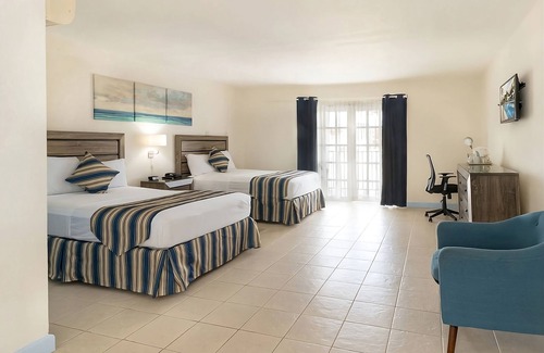 St. Lawrence Gap Hotel | Ideal Mix of Comfort and Value! 2 Modern Units! FREE Parking, Outdoor Pool!