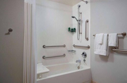 Norcross Hotel | Ideal Mix of Value, Comfort and Convenience! Free Parking, Pets Allowed, Pool