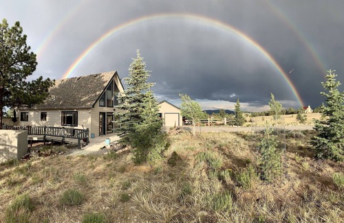 Nathrop House | Ideal Mountain Retreat! Peak Views, 15 Minutes to Salida and BV. Fast WIFI.