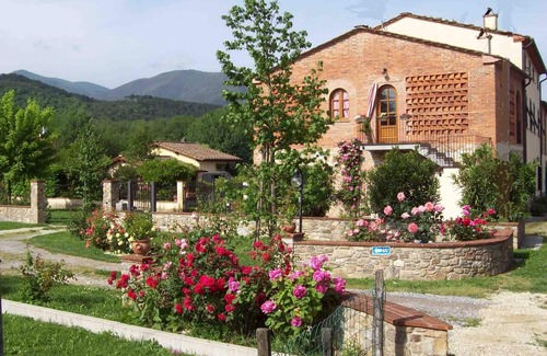 SantʼAndrea di Compito House | Ideal position for visiting Tuscany.private parking.owner at disposal.