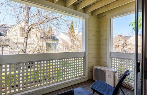San Jose Apartment | Ideal Santa Clara 1BR w/Pool in Tech Hub, nr Dining, by Blueground