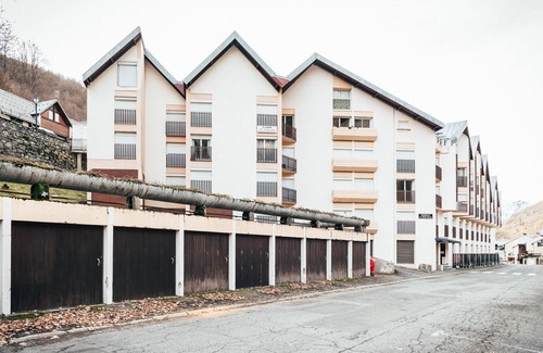 Bareges Apartment | Ideal Studio in Barèges for Skiing, Hiking, and Spa Treatments