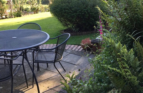 New Moat Cottage | Ideally located to explore all of Pembrokeshire or to enjoy a relaxing retreat