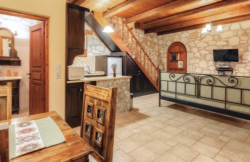 Xirokastello House | Ideally located off the coastal road, which leads to the fabulous beaches on the Vassilikos peninsul
