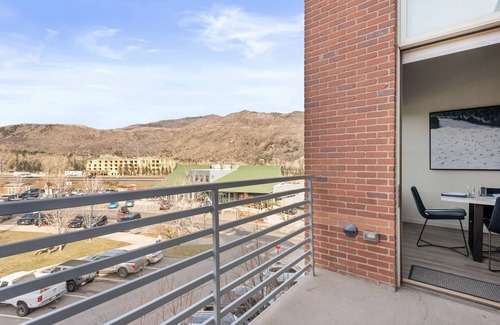 Basalt Condo | Ideally located, well equipped condo in Basalt's Willits town center.