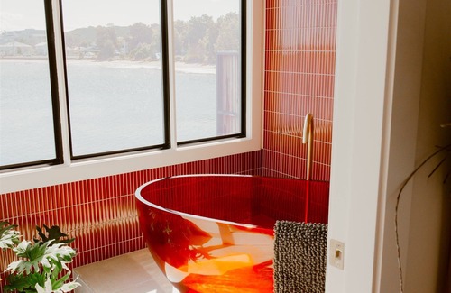 Lakes Entrance Boat Rental | Idle Lake House Floating Dockside Accommodation