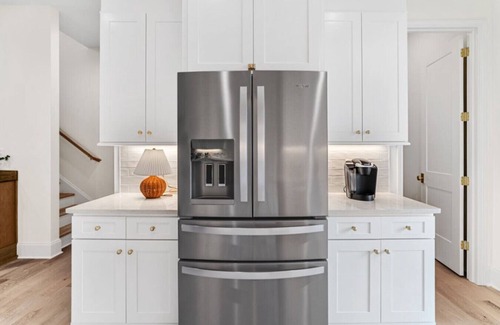 Ashley Oaks House | Idlewood Suites ~ 3-Story West Knoxville Suite #2