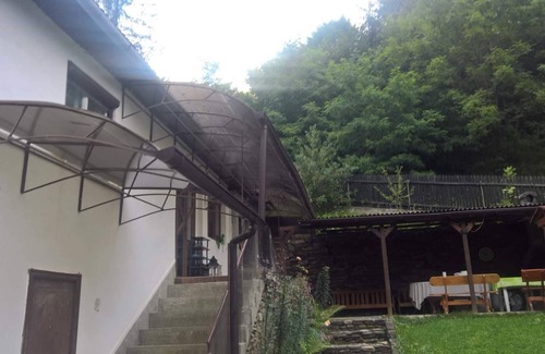 Ivanis House | Idylic location in the heart of Transylvania