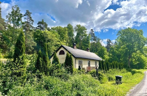 Vikbolandet House | Idyll in Sweden. Beautiful cottage by the sea.