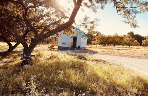 Camp Wood House | Idyllic 8 Acre Private River Front-Nomad Rio Escondido