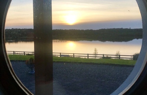 Whitegate House | Idyllic and Unique House on the Lake