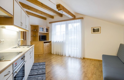 Valles Apartment | Idyllic Apartment "Wieserhof Philipp" with Balcony, Mountain View & Wi-Fi