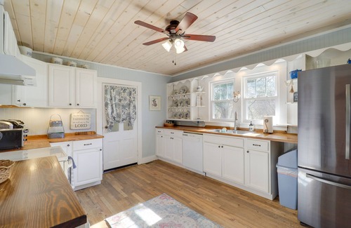 Roan Mountain House | Idyllic Blue Ridge Mountain Home on 26-Acre Farm