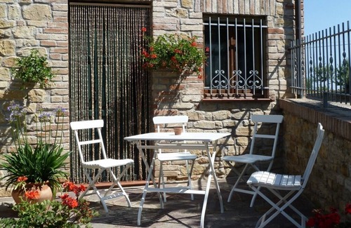 Montefalcone Appennino Cottage | Idyllic character cottage set in landscaped garden with a private pool
