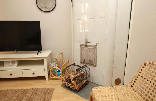 Pori Apartment | Idyllic central wooden house apartment