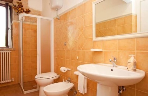 Montelparo Villa | Idyllic Country Villa Sleeping Up To Ten Guests