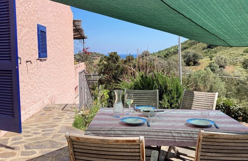 Budoni House | Idyllic, fascinating Holiday Home in an old shepherds village with sea view