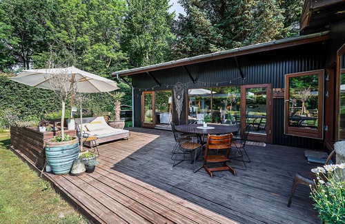Lystrup House | Idyllic forest-fringed holiday home by the beach