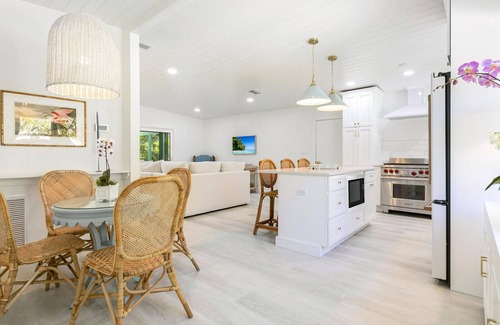 Longbeach Village House | Idyllic garden oasis right next to most beautiful, quiet Whitney beach.