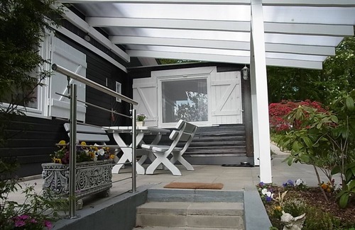 Klingberg Cabin | Idyllic holiday home on the forest and lake in Klingberg