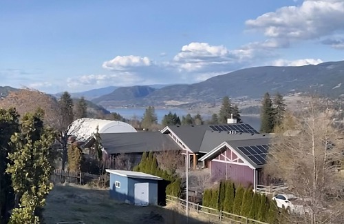 Central Okanagan Cabin | Idyllic Okanagan Retreat with Spectacular Views