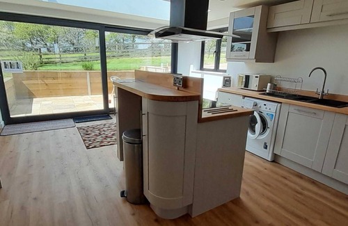 Holsworthy House | Idyllic, Relaxing Barn Conversion. Dog Friendly.