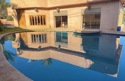 Amzough Chetoui Apartment | Idyllic setting-Private suites-Direct access to Lake Takerkoust-Breathtaking views-