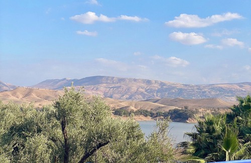Amzough Chetoui Apartment | Idyllic setting-Private suites-Direct access to Lake Takerkoust-Breathtaking views-
